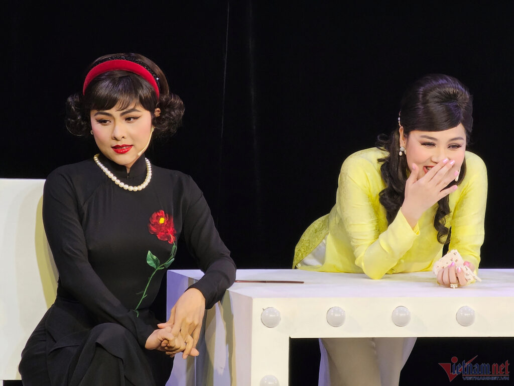 Hữu Châu lấy nước mắt khán giả với vai phụ trong vở nhạc kịch của Thành Lộc